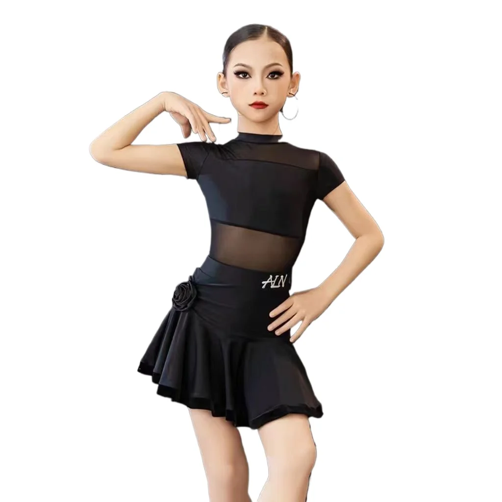 Ragazze 2025 Nuovi bambini Vestito da ballo latino per top in filato di maglia nera Set gonna Cha-cha Samba Rumba Abbigliamento da allenamento per prestazioni
