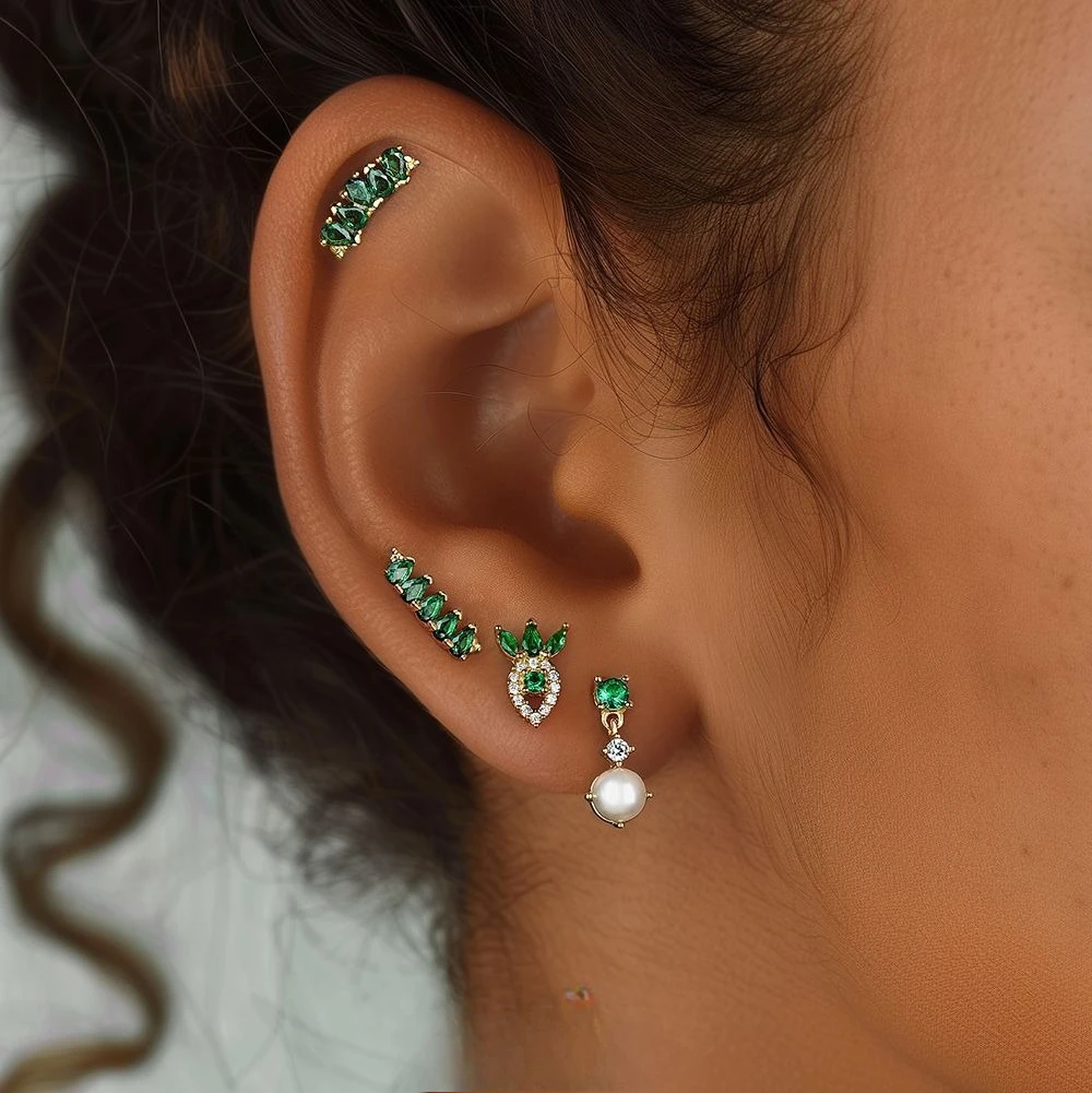 

S925 Sterling Silver Earrings for Women, Classic Green Zircon, Light Luxury, Irregular High-end Feeling Jewelry.