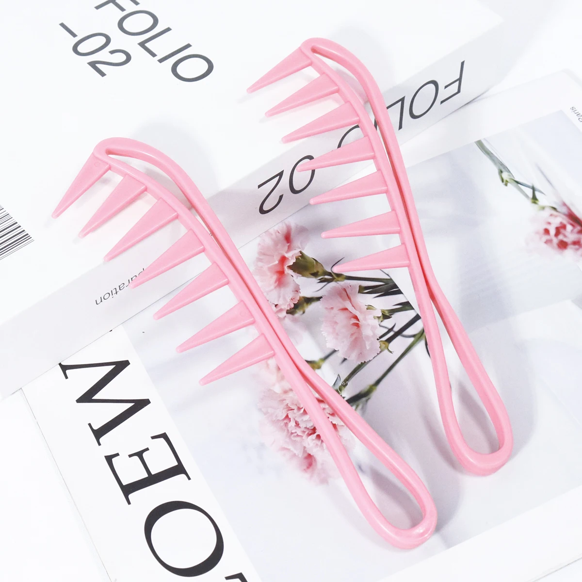 2pcs large salon grade wide toothed plastic comb, suitable for both dry and wet styling shampoo comb,Special for real hair wigs