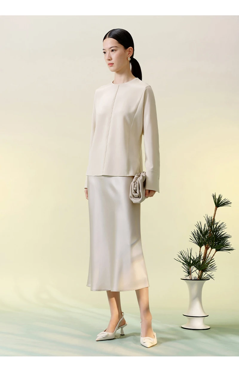 T-shirt a maniche lunghe in seta di gelso al 100% Beige Temperamento semplice Top da donna morbido, delicato e leggero e confortevole Primavera ed estate