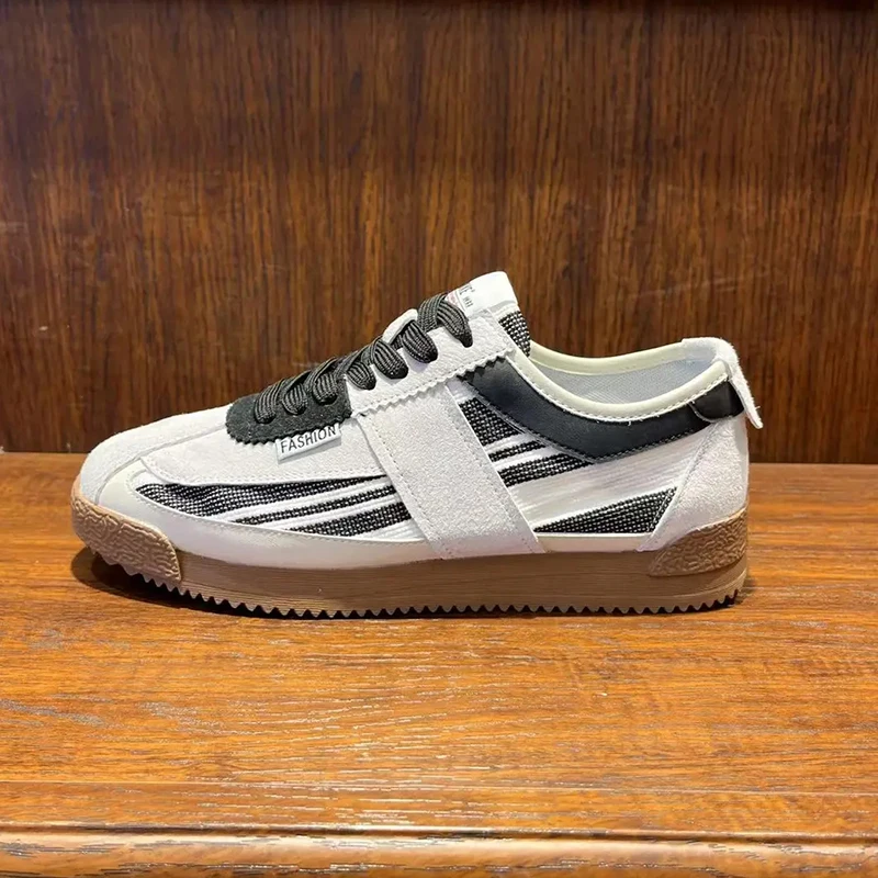 

LiveDay Men's Classic Running Shoes Lace-Up Soft Sole Walking Sports Shoes Breathable Flat Bottom Casual Tennis Couple Shoes