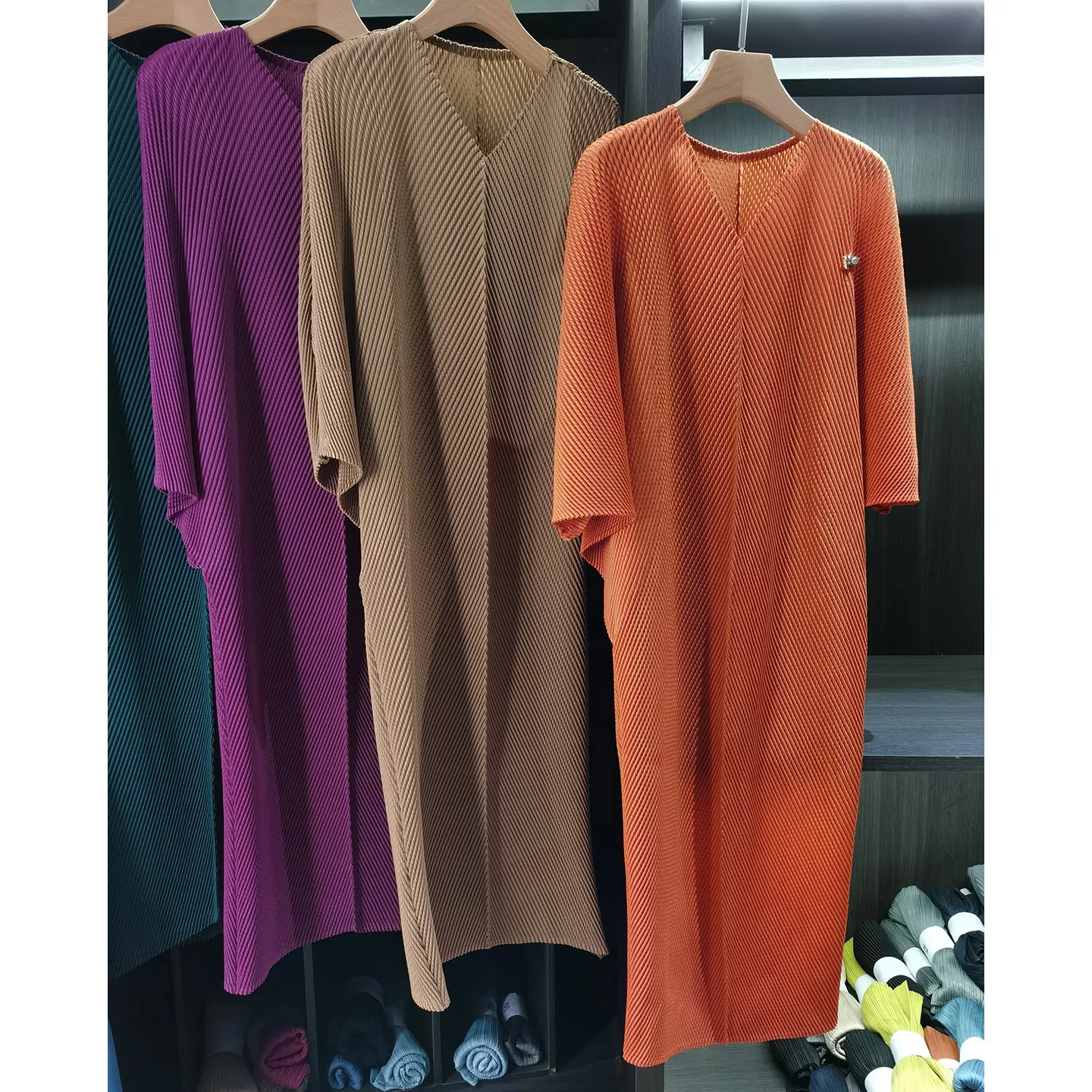 

Miyake Folds 2026 Spring and Summer New Temperament Dress Women Hundred V-neck High-end Solid Color Casual Large Size Skirt