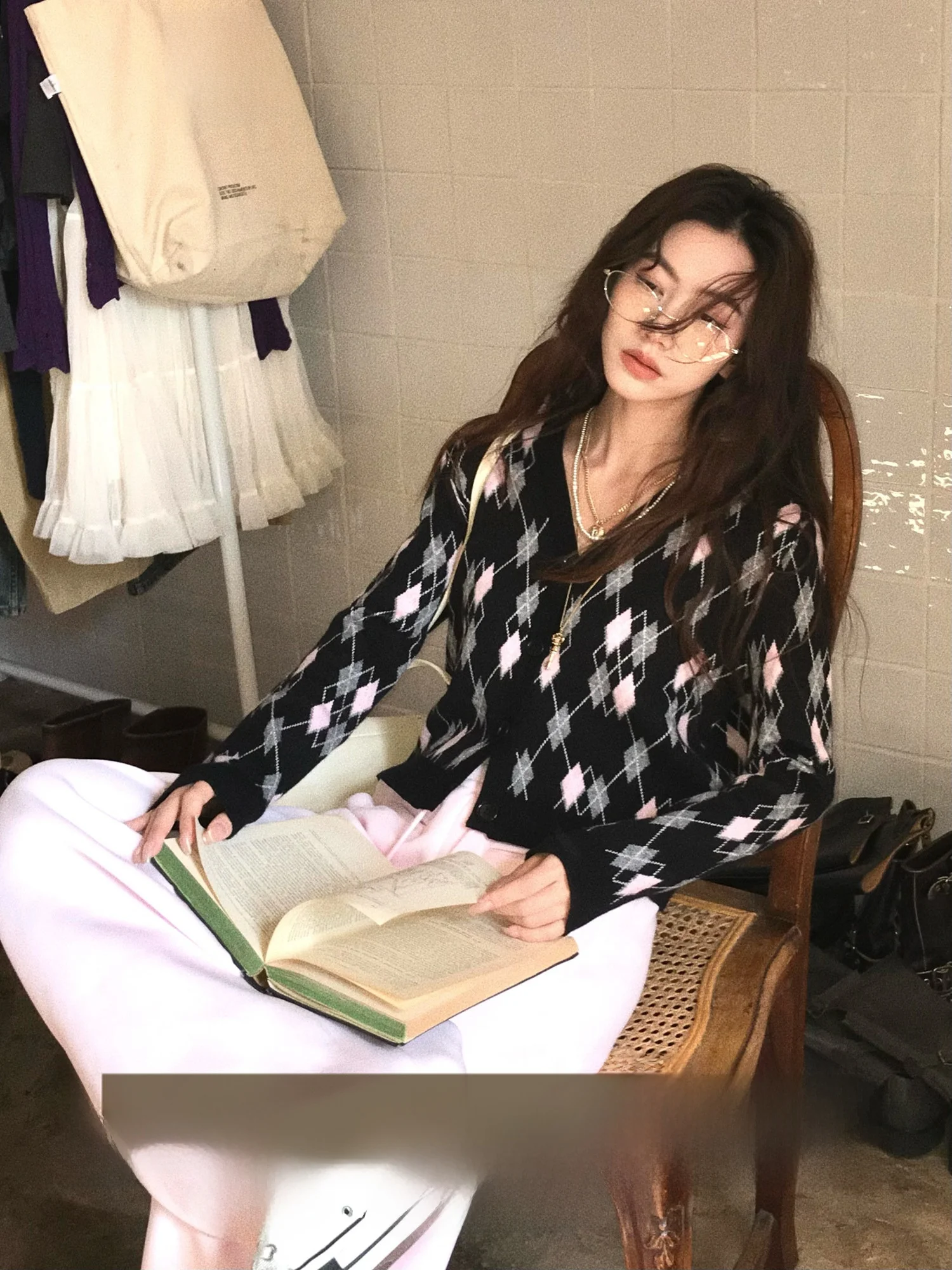 

Женский вязаный жилет в стиле ретро с V-образным вырезом, с ромбовидным узором, в университетском стиле, мягкий, с длинными рукавами, повседневный, весенний