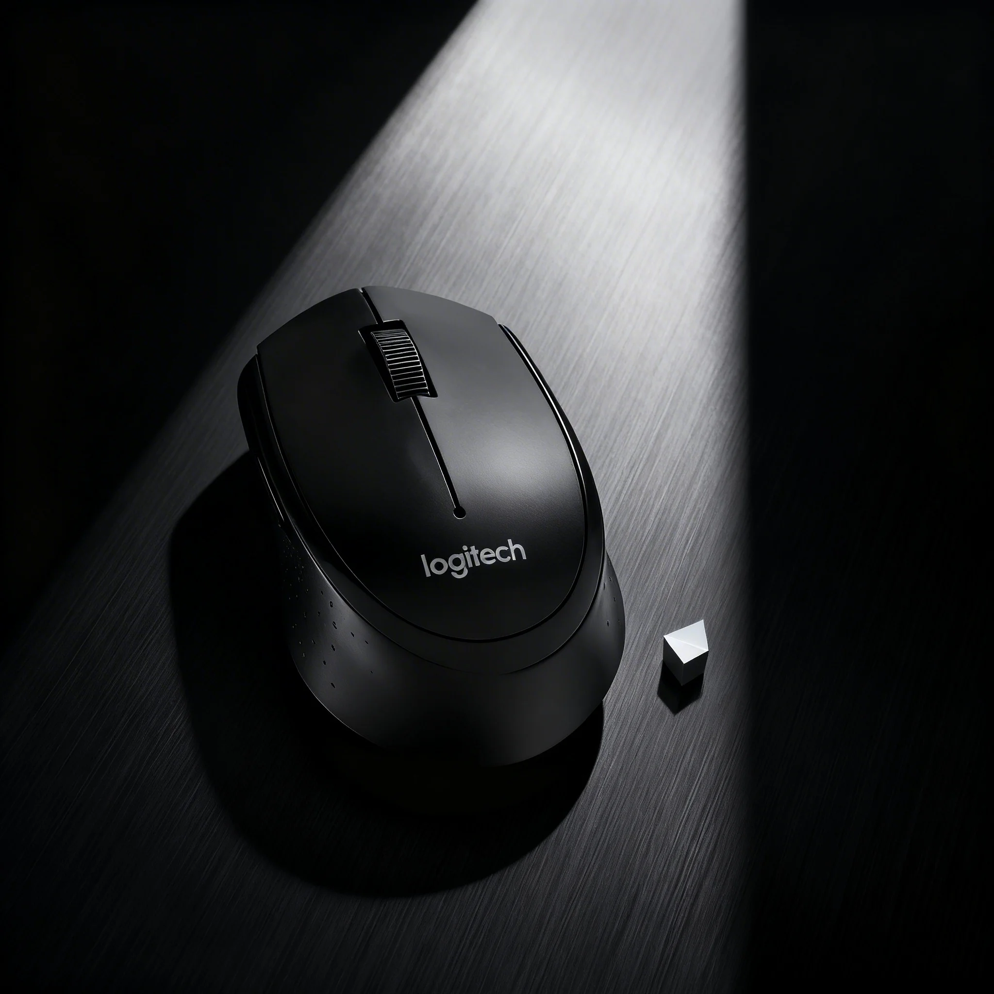 

Профессиональная офисная мышь Logitech M330/M220: беспроводная, бесшумная работа, комфортное использование, совместимость с различными системами.