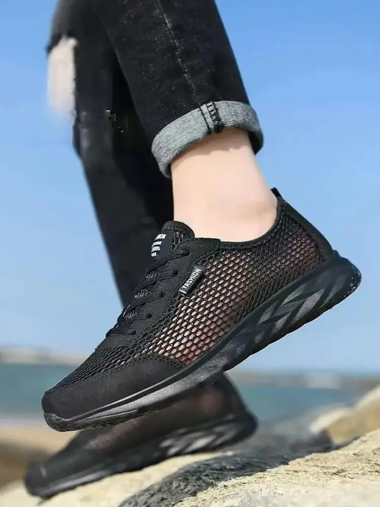 

2023 New Men's Mesh Sneaker Couple Style Summer Soft Sole Non Slip Breathable Light Big Size Running Shoes Walking Shoes