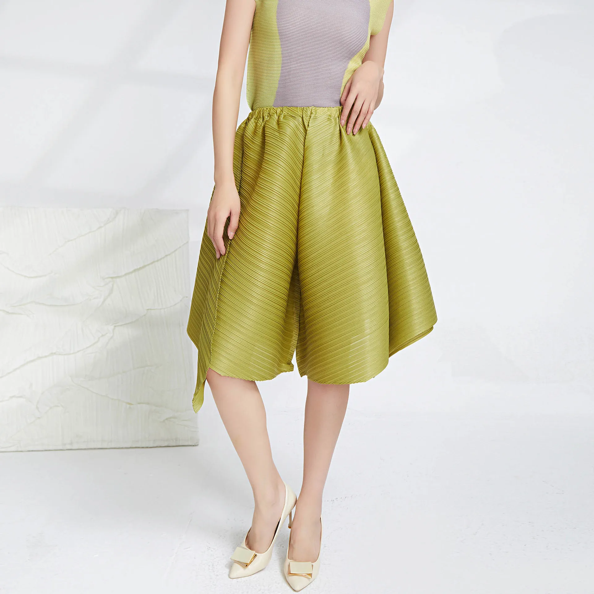 

YUDX Miyake Pleated Women's Shorts Casual 2023 New Summer High Waist Loose Large Size Slim Design Match Wide Leg Trouser Skirt