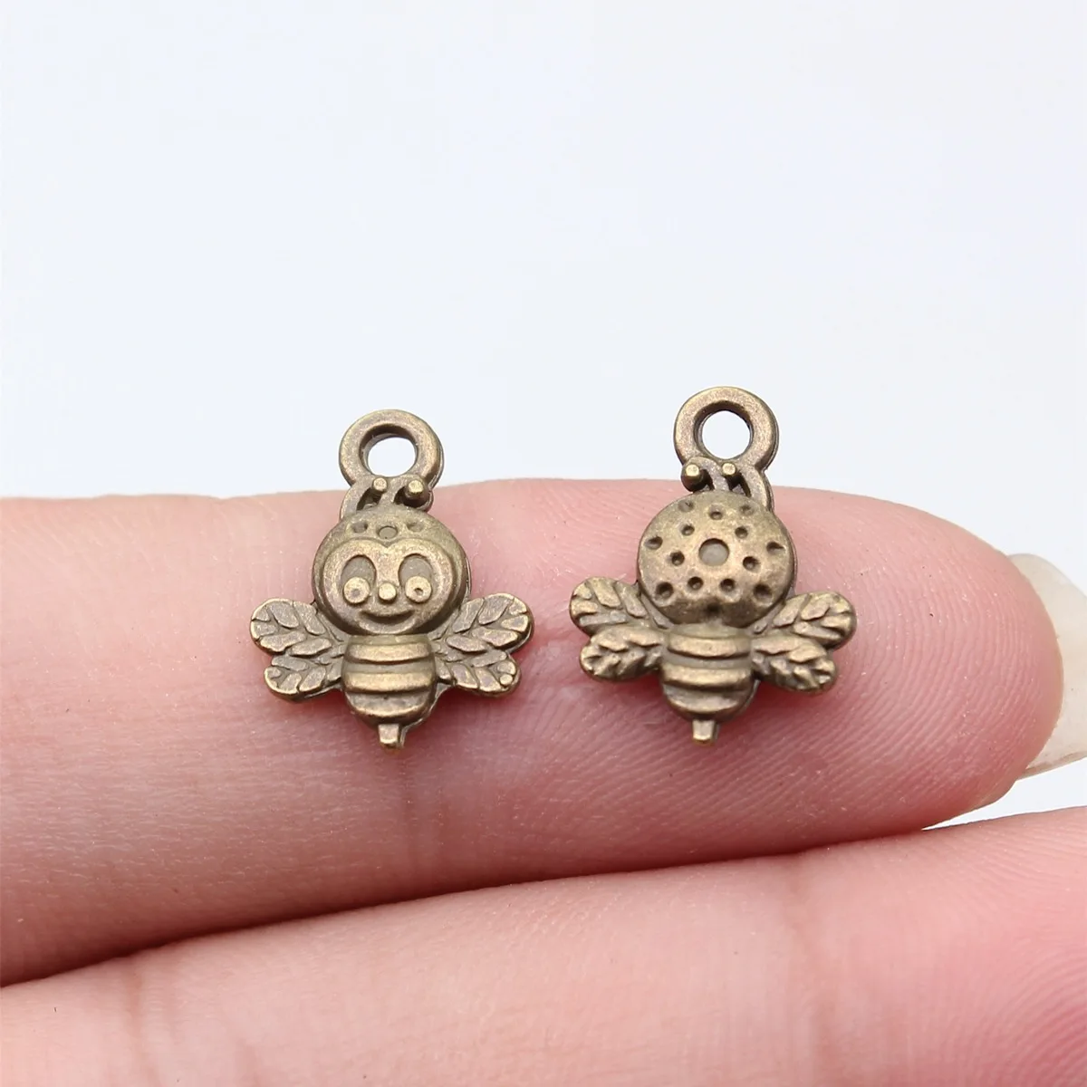 10pcs 11x16mm 3 Colors Antique Silver Color Antique Bronze Color Antique Gold Color Cute Little Bee Charms DIY Jewelry
