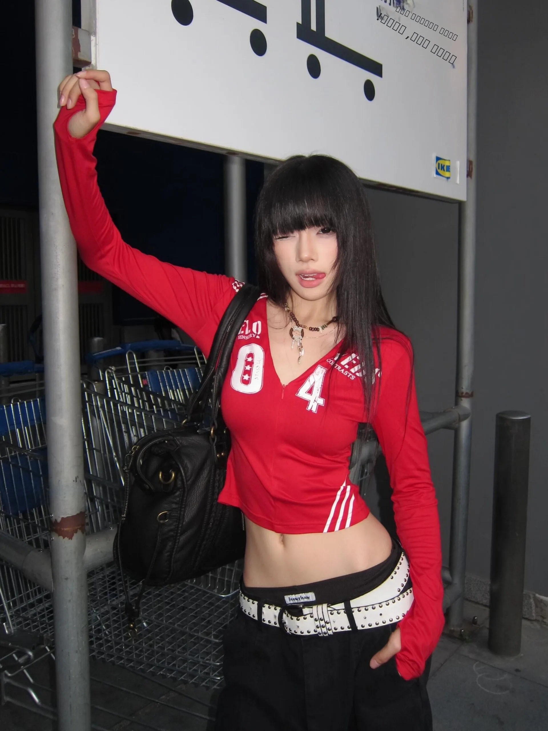 

Ретро-американская женская футболка с длинным рукавом и V-образным вырезом, облегающая, модная, в стиле «сладкая и острая девушка», осенне-зимняя новинка, универсальный топ.