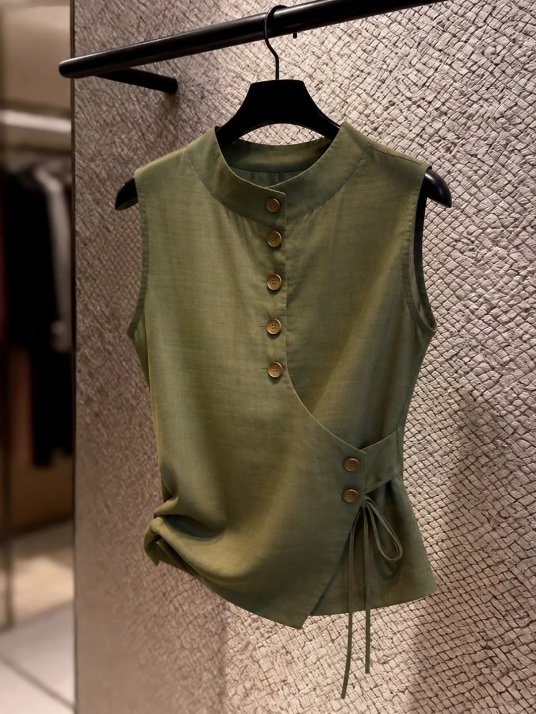 

Minimalist Style Sleeveless Slim Fit Versatile Tank Top Korean Version Straight Cut Design Sensation Small Audience Elegance