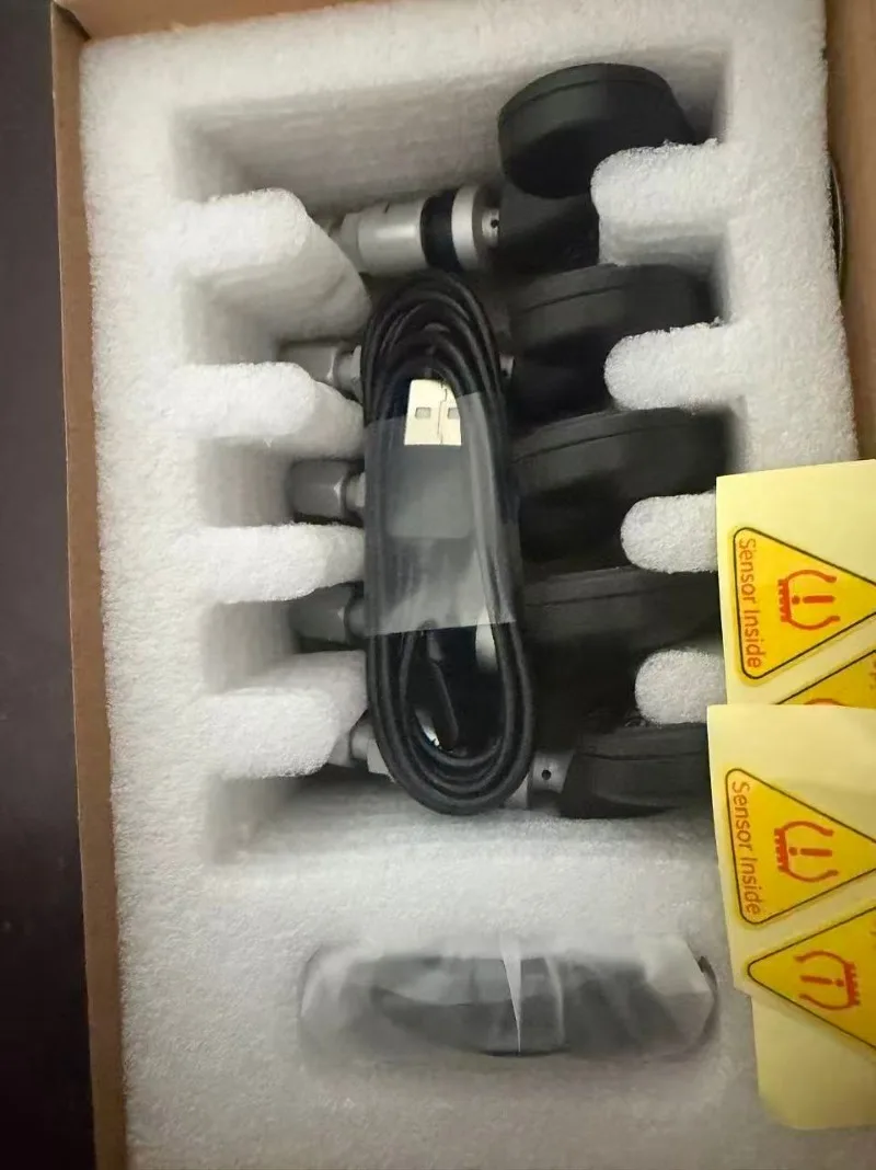 5 Sensor Car BL8 Internal TPMS Sensor with Receiver and Mobile APP Compatible with Android & IOS