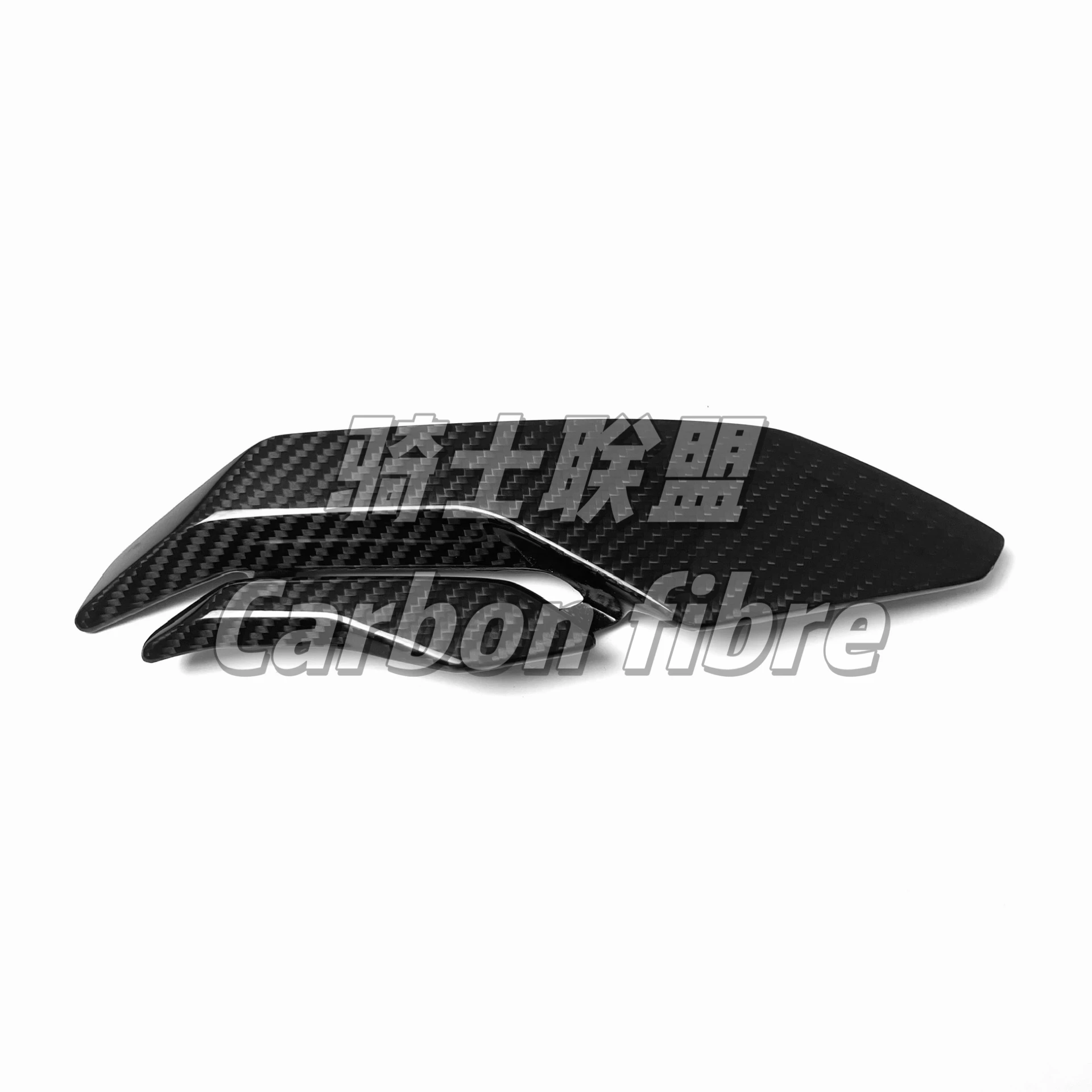 For BMW S1000RR 2023-24 modified carbon fiber shell diffuser accessory, right small side panel, dry carbon protective plate