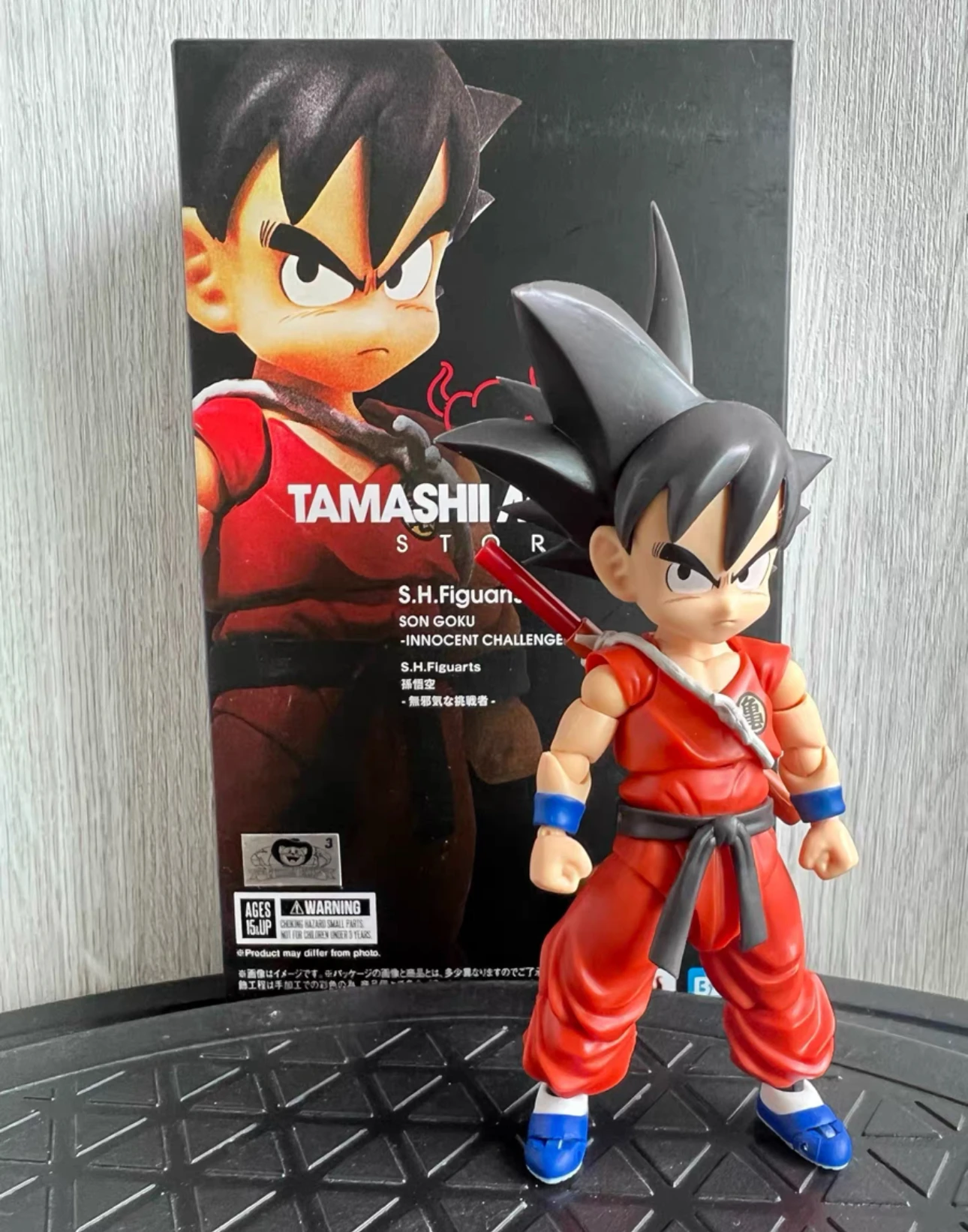 Original em estoque bandai shfiguarts tnst anime dragon ball inocente desafiador son goku figura de ação modelo genuíno brinquedo em caixa