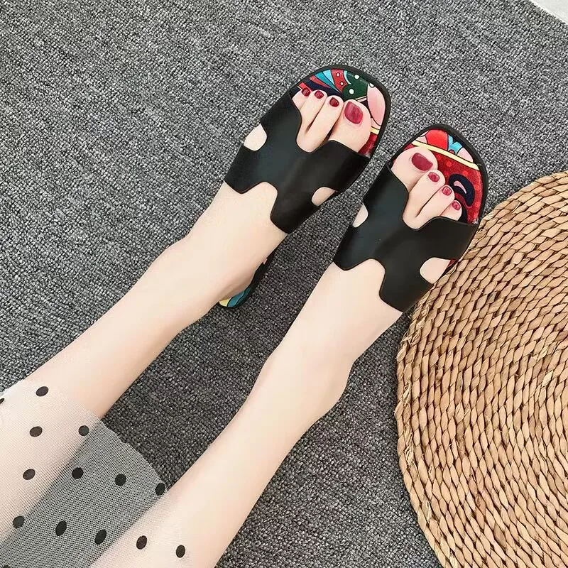 2024 Summer New Women\'s Slippers Outdoor Fashion Graffiti Flat Leisure Beautiful Comfortable Non-Slip Multiple Colors