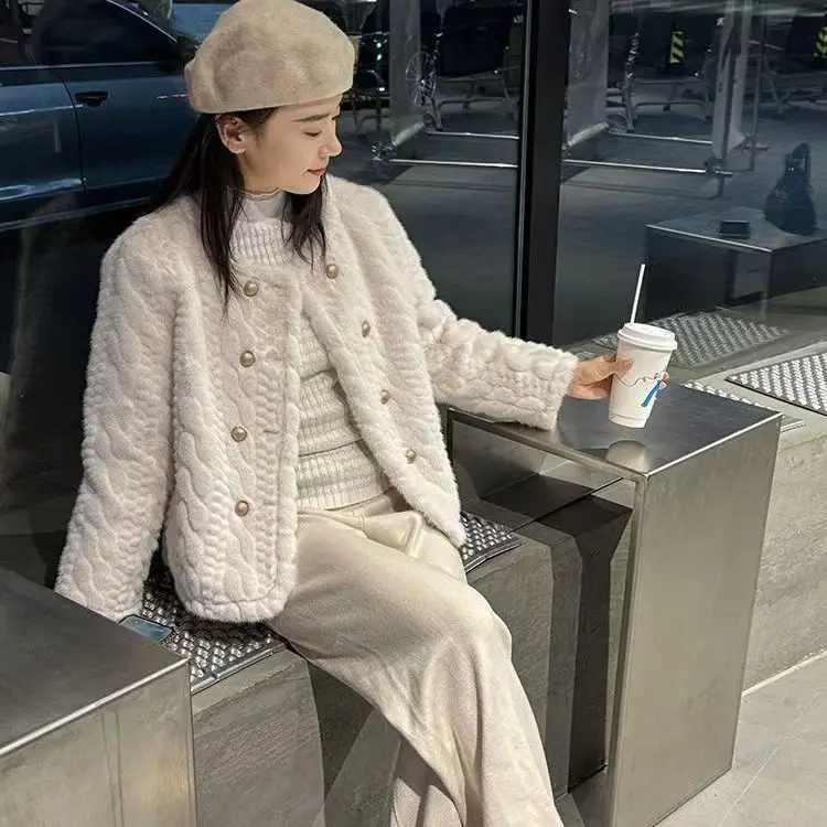 Autumn Winter Short Thickened round Neck Luxury Quilted Faux Fur Jacket Women's Small Fragrance Style Coat Young Fashionable