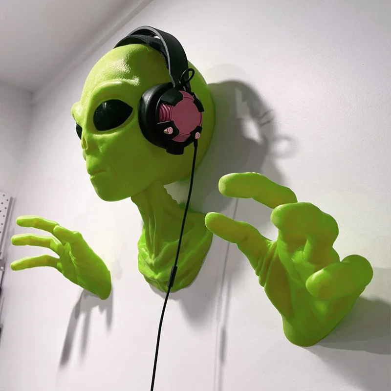 3D Halloween Items Green Alien UFO Visitor Extraterrestrial Organism Monster Study living room wall hanging ornament Gift