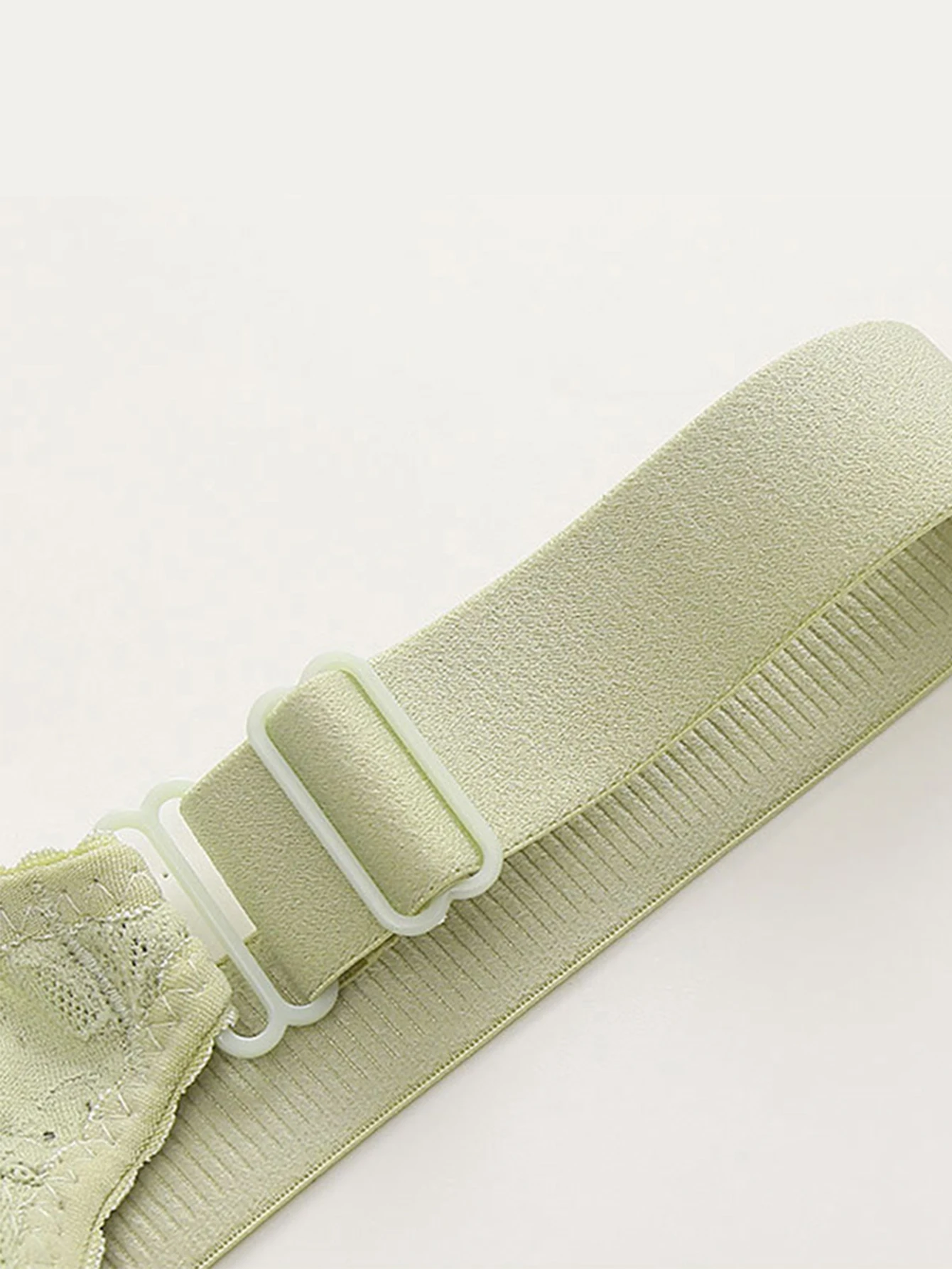 6-częściowy zestaw miękkich i wygodnych biustonoszy push-up bez fiszbin, zapobiegających obwisaniu, z podparciem bocznym biustu, ozdobionych kwiatowym wzorem, odpowiednich na każdą porę roku.