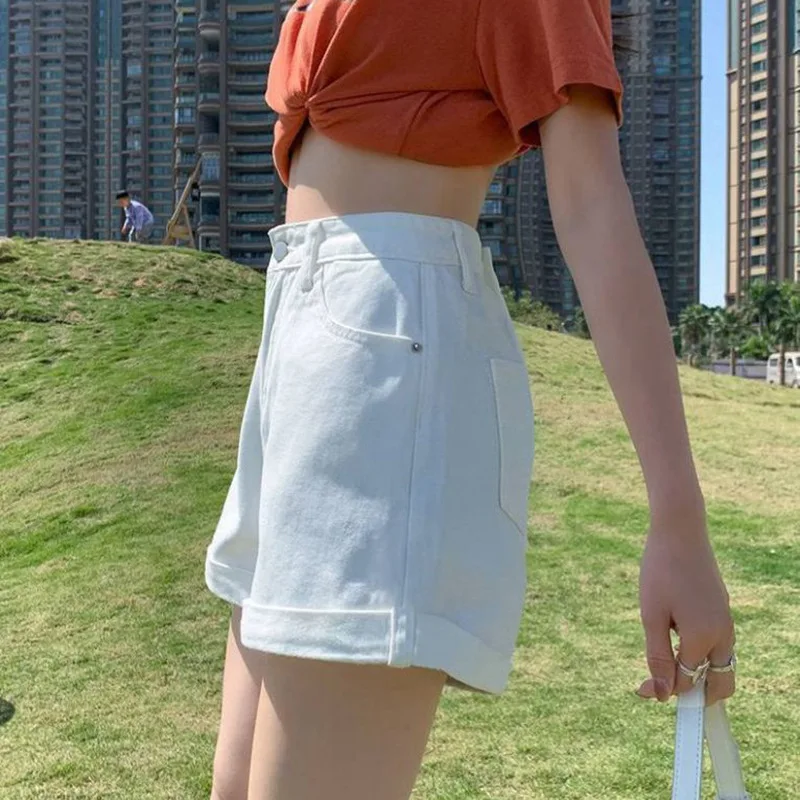 

Миниатюрные джинсовые шорты с высокой талией, новинка 2025 года, свободные повседневные женские джинсы с широкими штанинами, дизайн с закрученными краями, летняя мода, стиль