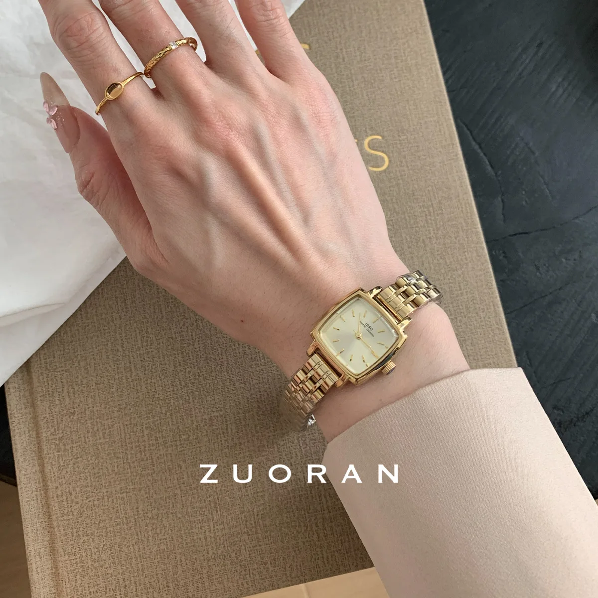 2026 New Small Gold Watch, High-Value, Light Luxury, Exquisite And Stylish Small Dial Women'S Watch, Premium Selection