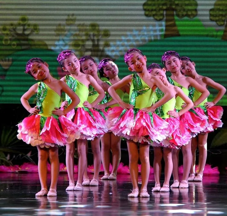 Neue Kindertag Chinesen führen Kostüme Kinder präsentieren Jasmin Tanz kleider Blütenblatt Kleidung Bühne Performance Kleidung