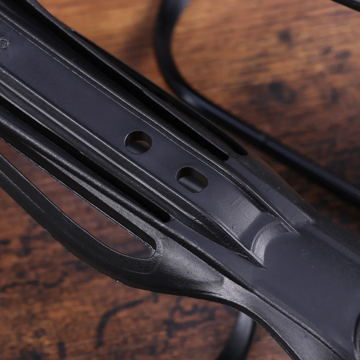 

2Pcs Aluminium Alloy Adjustable Lightweight Bike Water Bottle Holder Universal Bottle Cage Black Bike Cup Holder