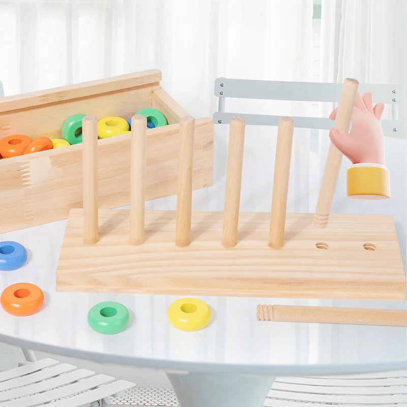 다채로운 링 쌓기 장난감 색깔별로 링을 분류하고 쌓아 숫자 세기를 연습하세요— 아이들은 놀이를 통해 숫자를 배우며 매우 똑똑해집니다