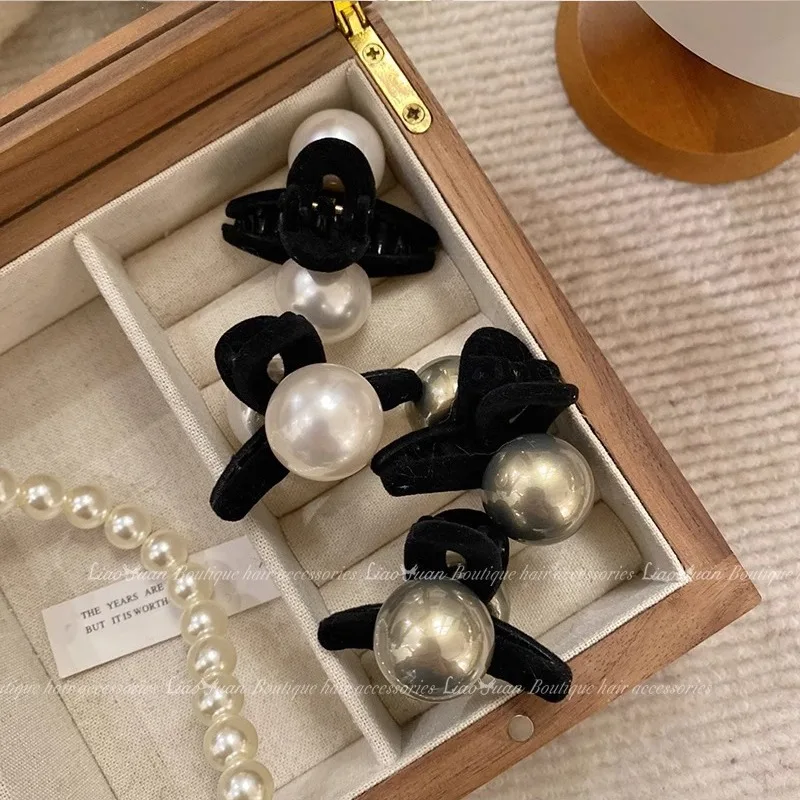 

Small Pearl Acetate Hair Claw in Gray for Thin Hair 2025 New Non Pull Half Up Clip for Bangs Daily Styling