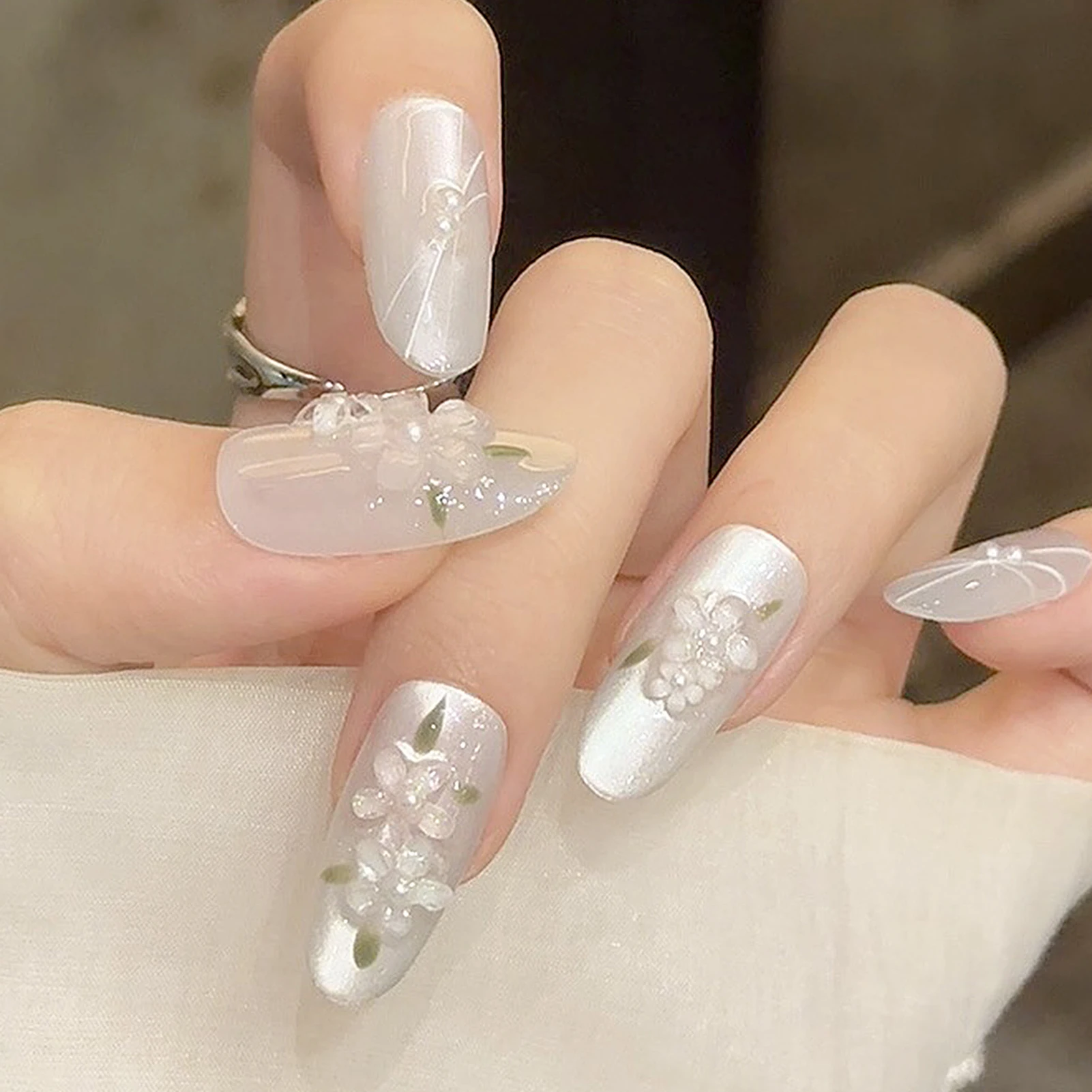 10pcs Glossy Cat\'s Eye Press On Nails Handmade White Almond False Nails 3D Flower Leaf Designs Fake Nail Patches For Women