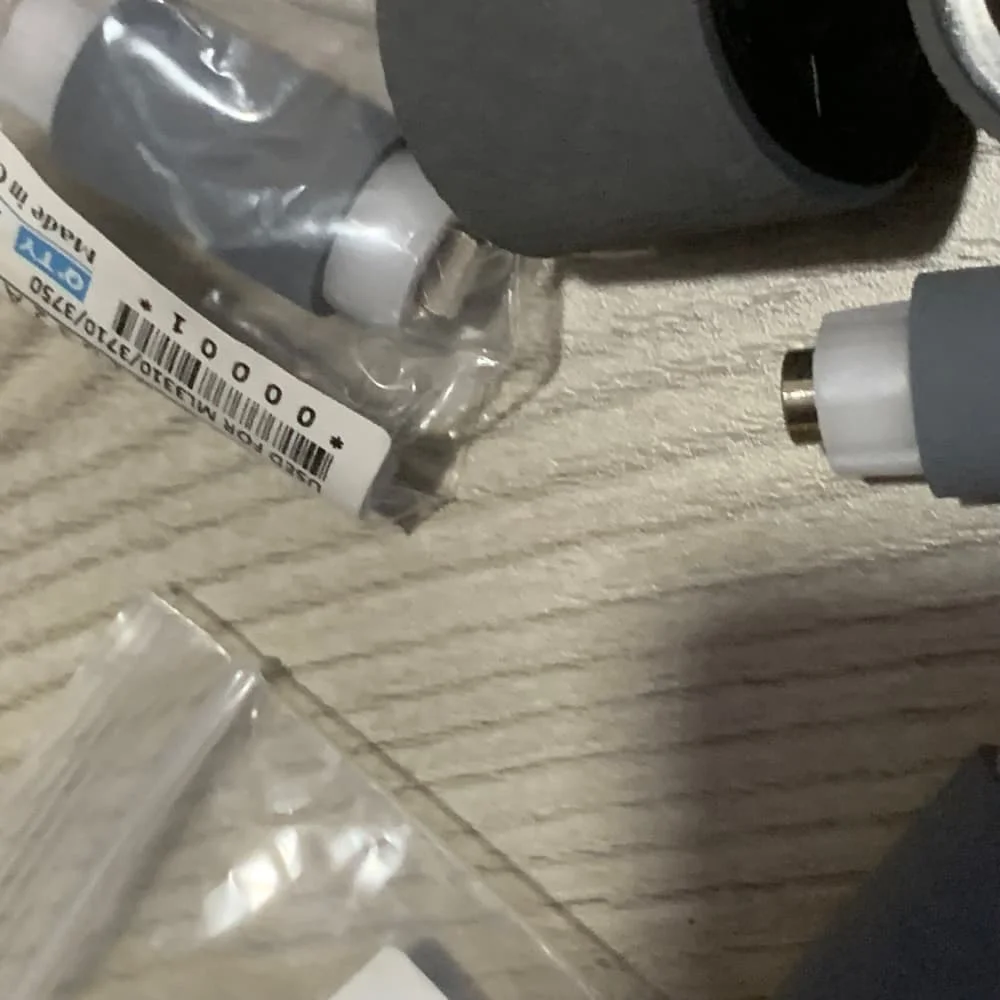 

JC90-01032A JC90-01107A JC93-00310A JC73-00340A Pickup Separation Roller for Samsung M3320 M3325 M3370 M3375 M3820 M3825 M3826