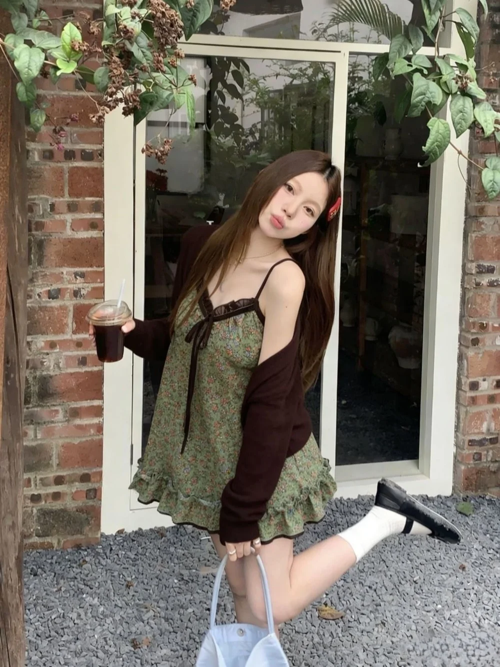 

Ретро-комплект из двух предметов с цветочным принтом для женщин: верхняя одежда с длинным рукавом для защиты от солнца и летний антивозрастной жилет кофейного цвета на бретелях