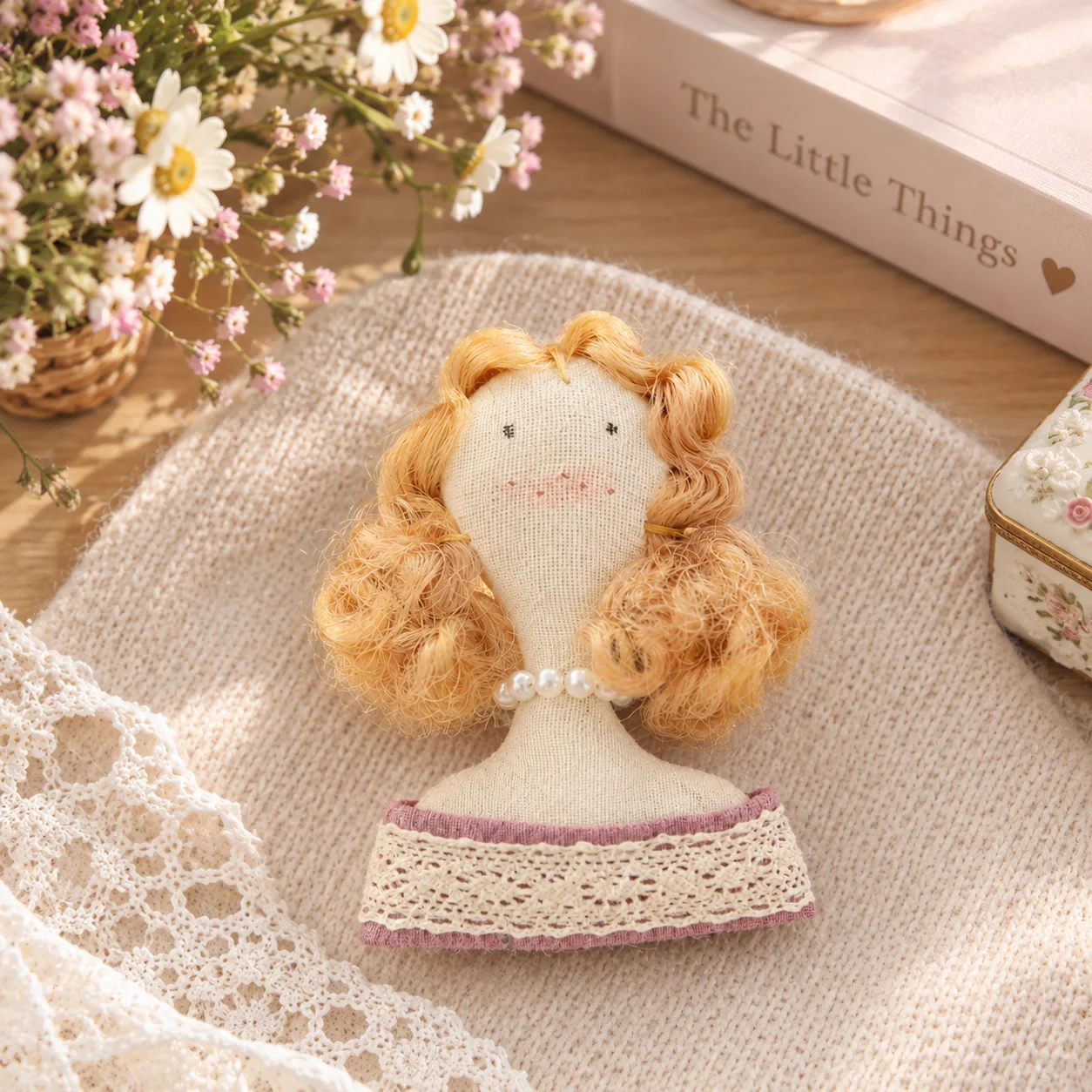1pc Forest Style Curly Hair Girl Brooch New Japanese-Style Cute Cartoon Pin Bag and Clothing Accessory