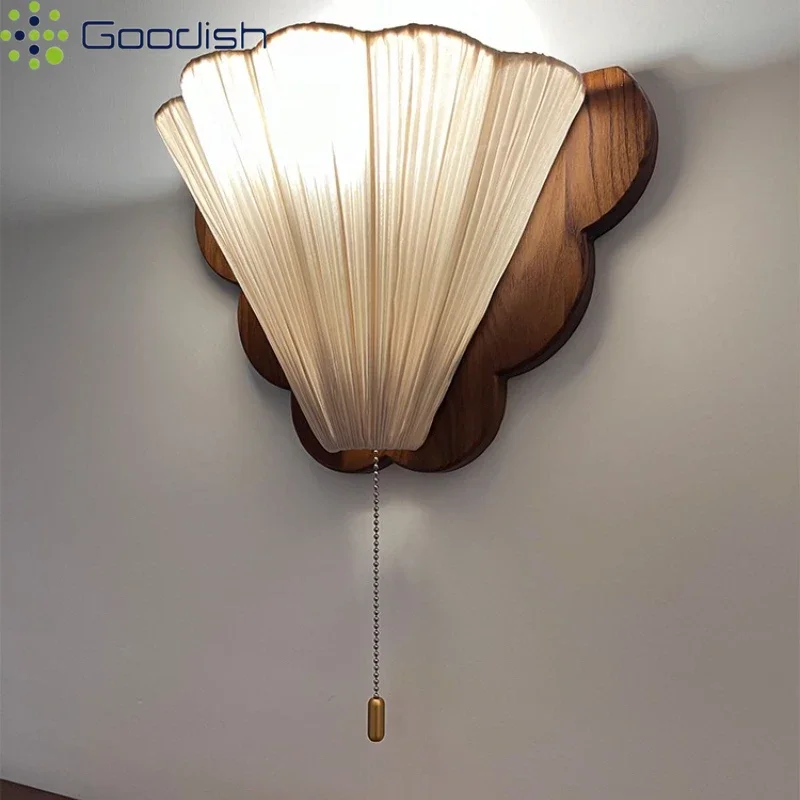 French Vintage Wood Peacock Opens Its Screen Shape LED Wall Lamps Art Creative Lights for Bedroom Home Decoration Chandeliers