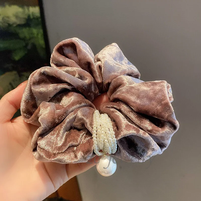 

French Elegant Korean Velvet Pearl Scrunchie for Women with a High-End Niche FeelinsElegant New Hair Tie for the Back of the Hea