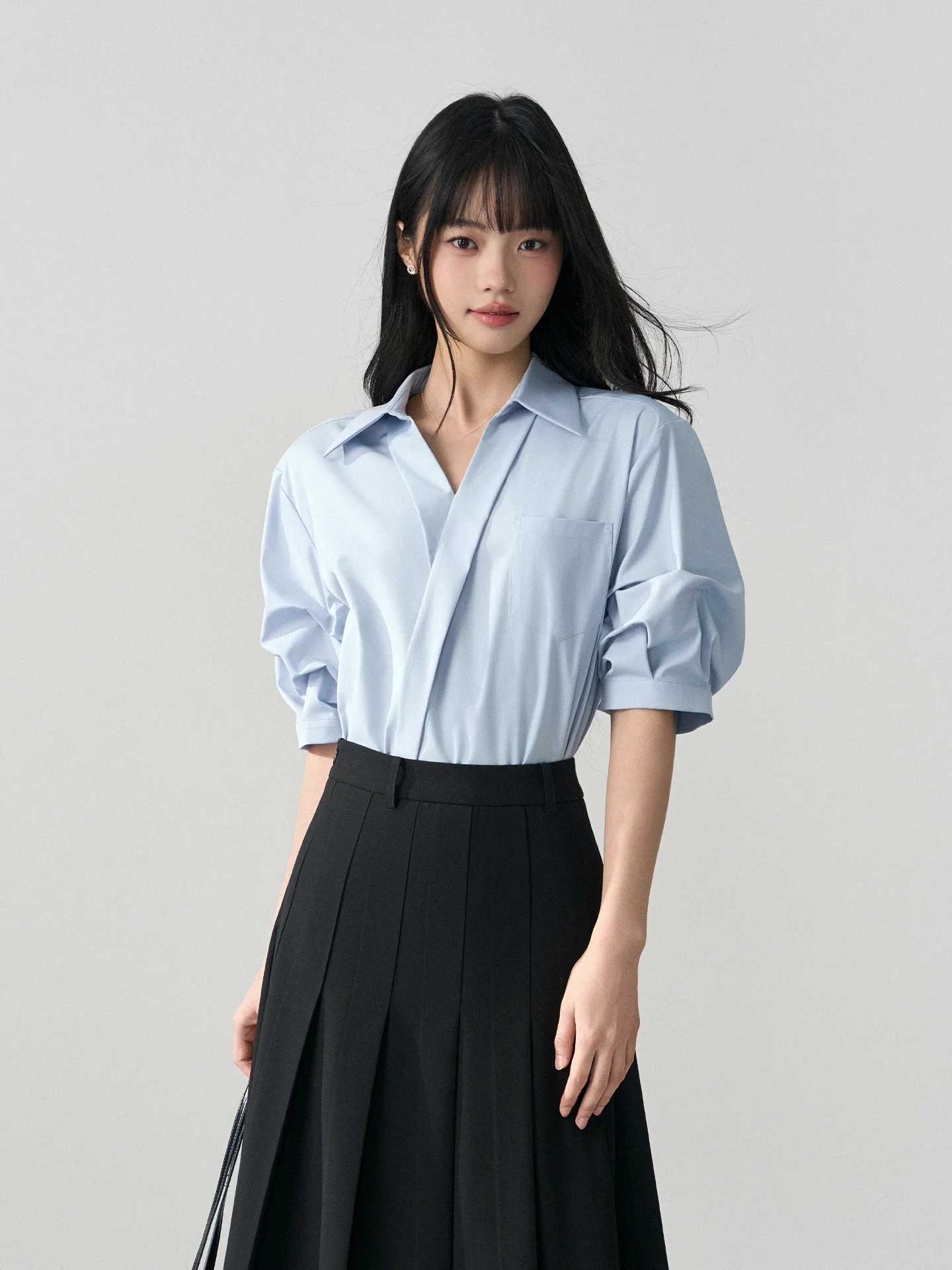 

Blue V-Neck Shirt Formal Interview Suit Innerwear Short Sleeve Professional Shirt Breathable Polyester Fiber Women's Fashion