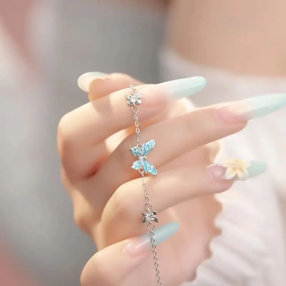 Luminous Design Luminous Butterfly Dreamy Blue Color Alloy Glow in Dark Pendant Butterfly Shape Lightweight