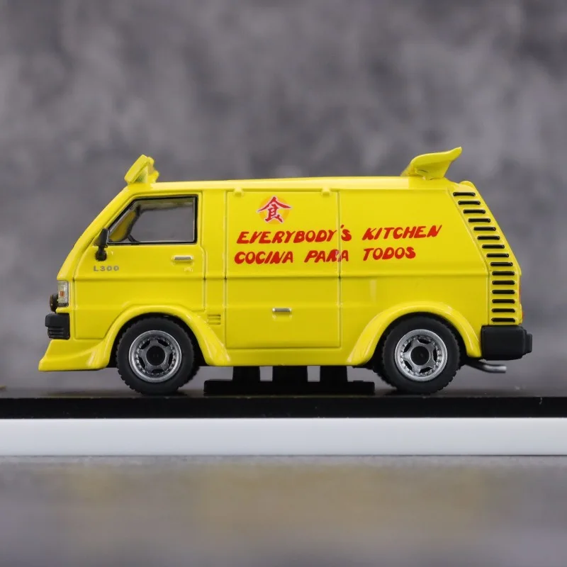MK 1/64 Mitsubishi Delica L300 APAxpo Legierung Kraftfahrzeug Diecast Modelle Auto Spielzeug Sammlung Jungen Weihnachtsgeschenke