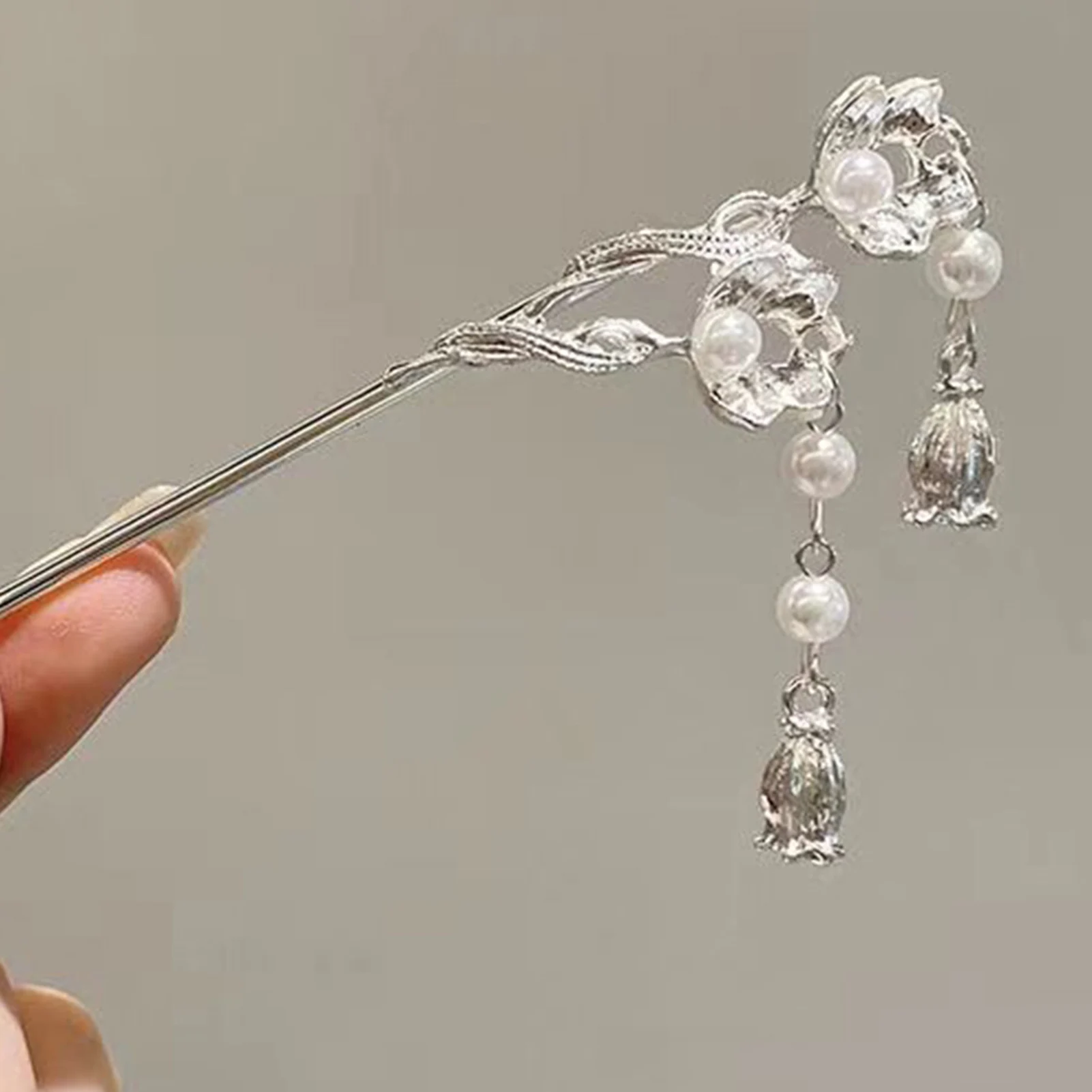 

Elegant Chinese Hair Accessory Retro Tassels Hair Needle Suitable for Long Dress Daily Wear Women's Hair Sticks Hair Accessories