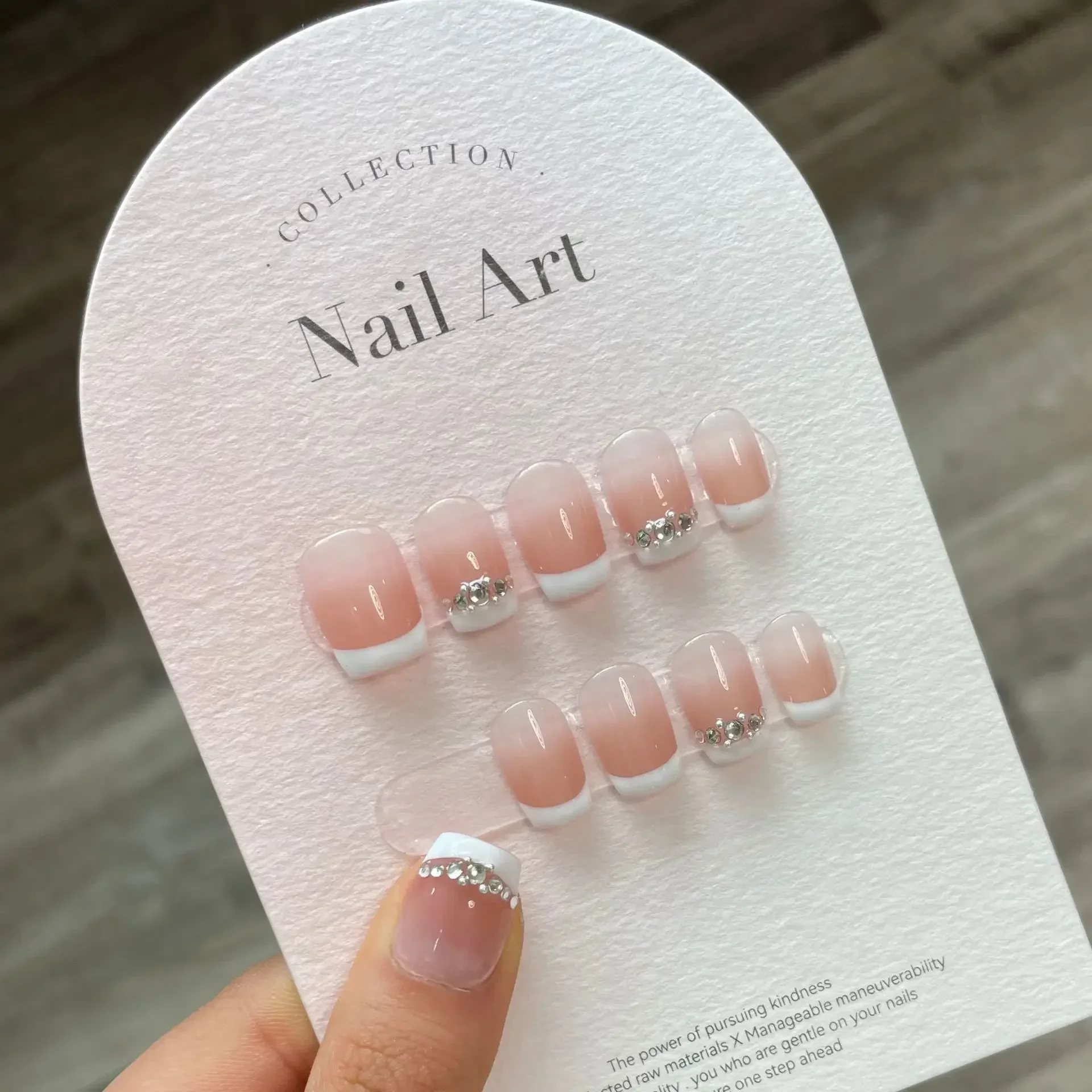 10 個グリッター手作りプレスオンネイルショートラウンド日本ハートダイヤモンドフルカバー秋装飾マニキュアウェアラブルネイルチップ