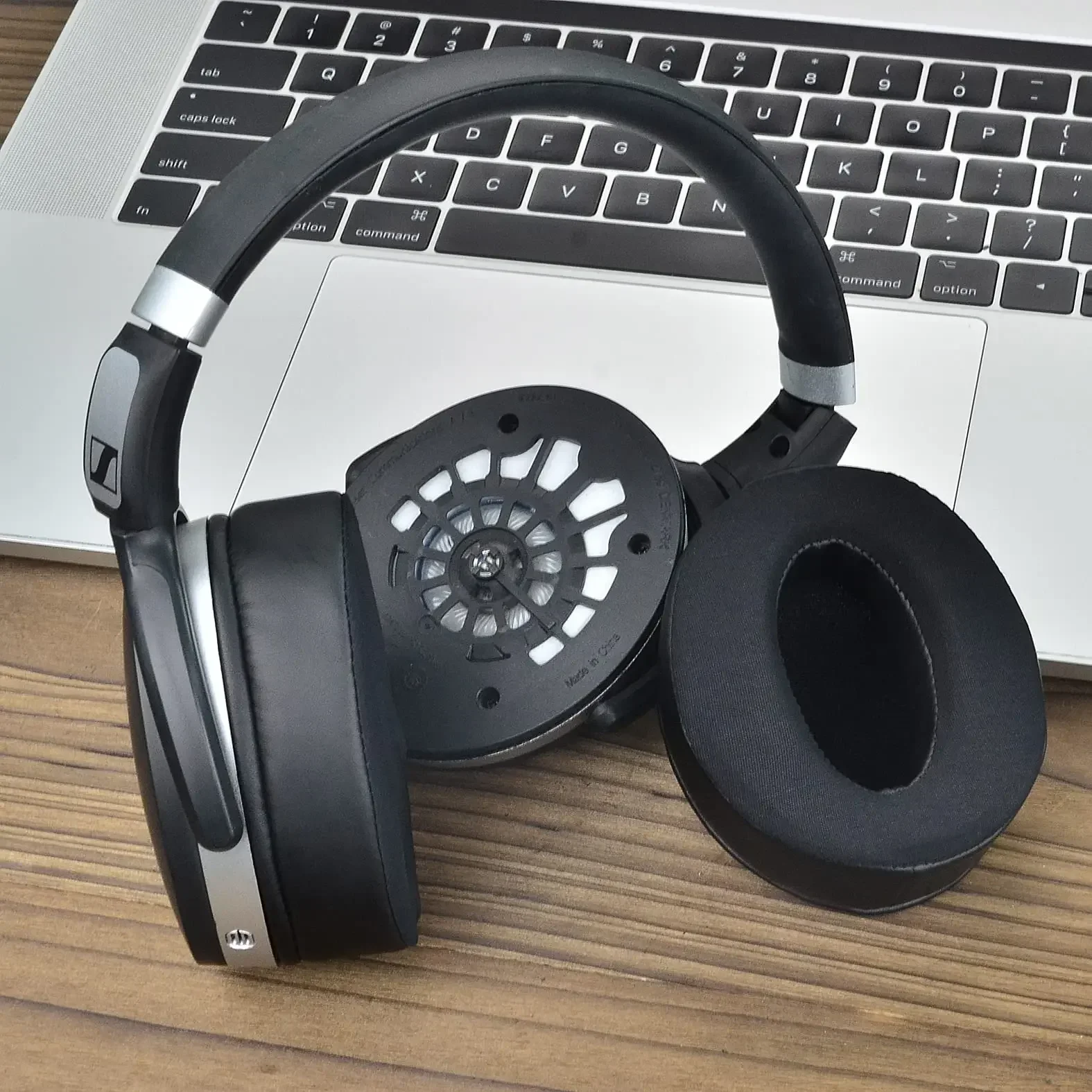 

MOUDUNG Cooling Gel Replacement ,EarPads Cushions for Sennheiser HD450BT / HD4.50 /HD4.50BTNC/ HD 458BT/ HD450 headset ，