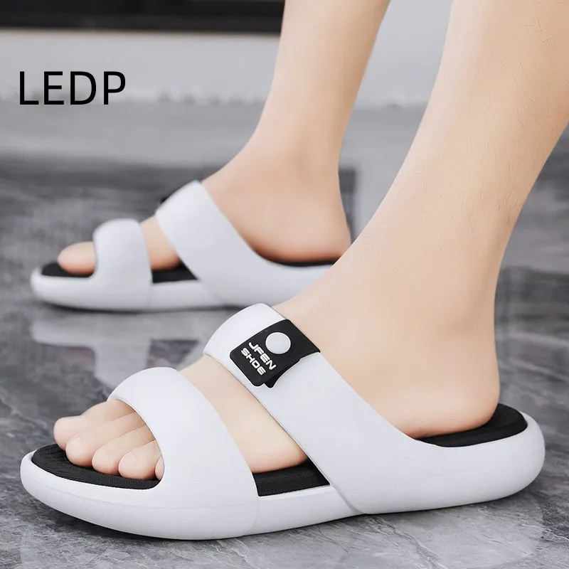 Chinelos dos homens Novo Na Moda Casual Plataforma Sandálias Flip Flop Quatro Estações Praia Chinelos Original Best Sellers Em Produtos