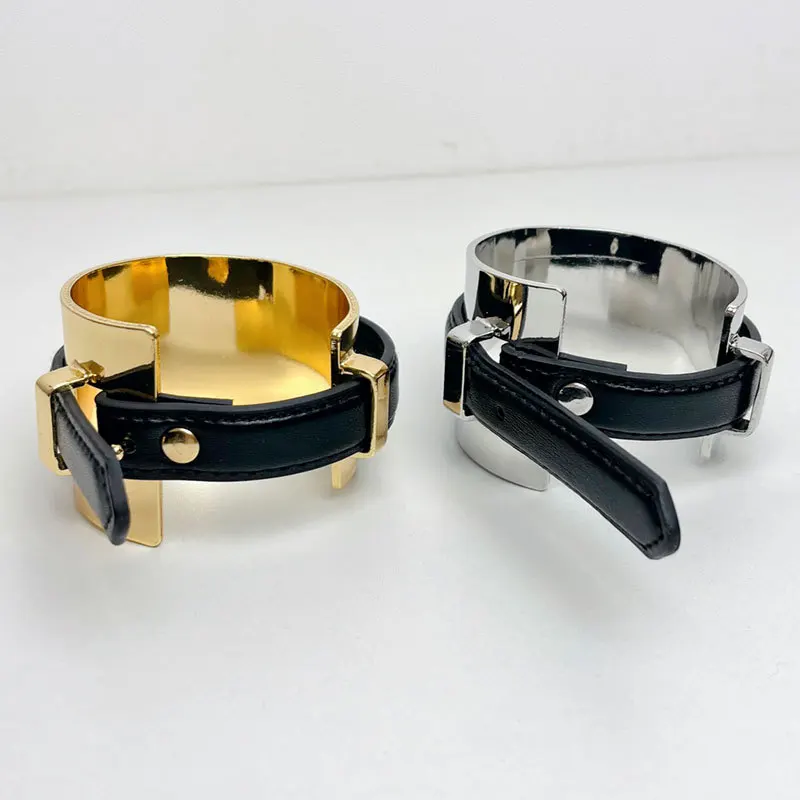 new exaggerated fashion show metal leather wide open bracelet light luxury luxury small high-grade exquisite bracelet