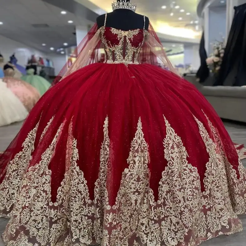 Rotterdam Kly Red Quinceanera fur ses, Halter Beads, Gold Appliques Lace with Cape, Princess Sweet 16, Party Gown, Educational, 138 xv, ANOS 15