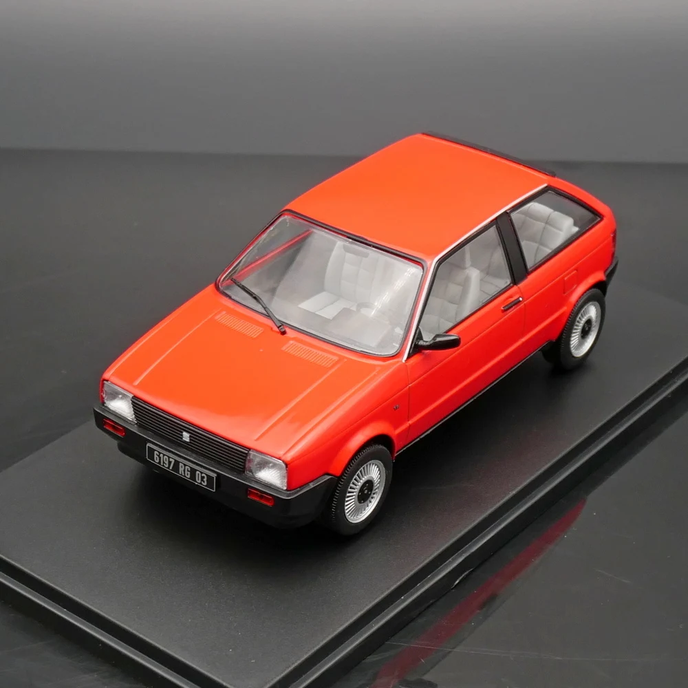 IXO / Hachette 1:24 Seat Ibiza 1984 Diecast Car Model Metal Toy Vehicle