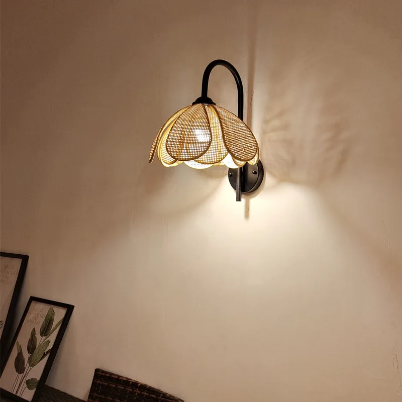 Plafoniera a petalo di loto Wabi-sabi in stile giapponese soggiorno sala da pranzo lampada da soffitto intrecciata in Rattan fatta a mano applique