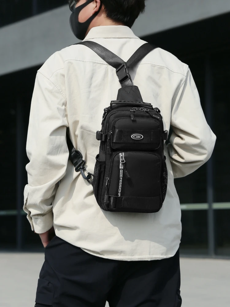 新 2024 メンズ多機能チェストバッグシングルショルダースリングバッグカジュアルスモールダブルショルダーバックパックトレンディなクロスボディバッグ