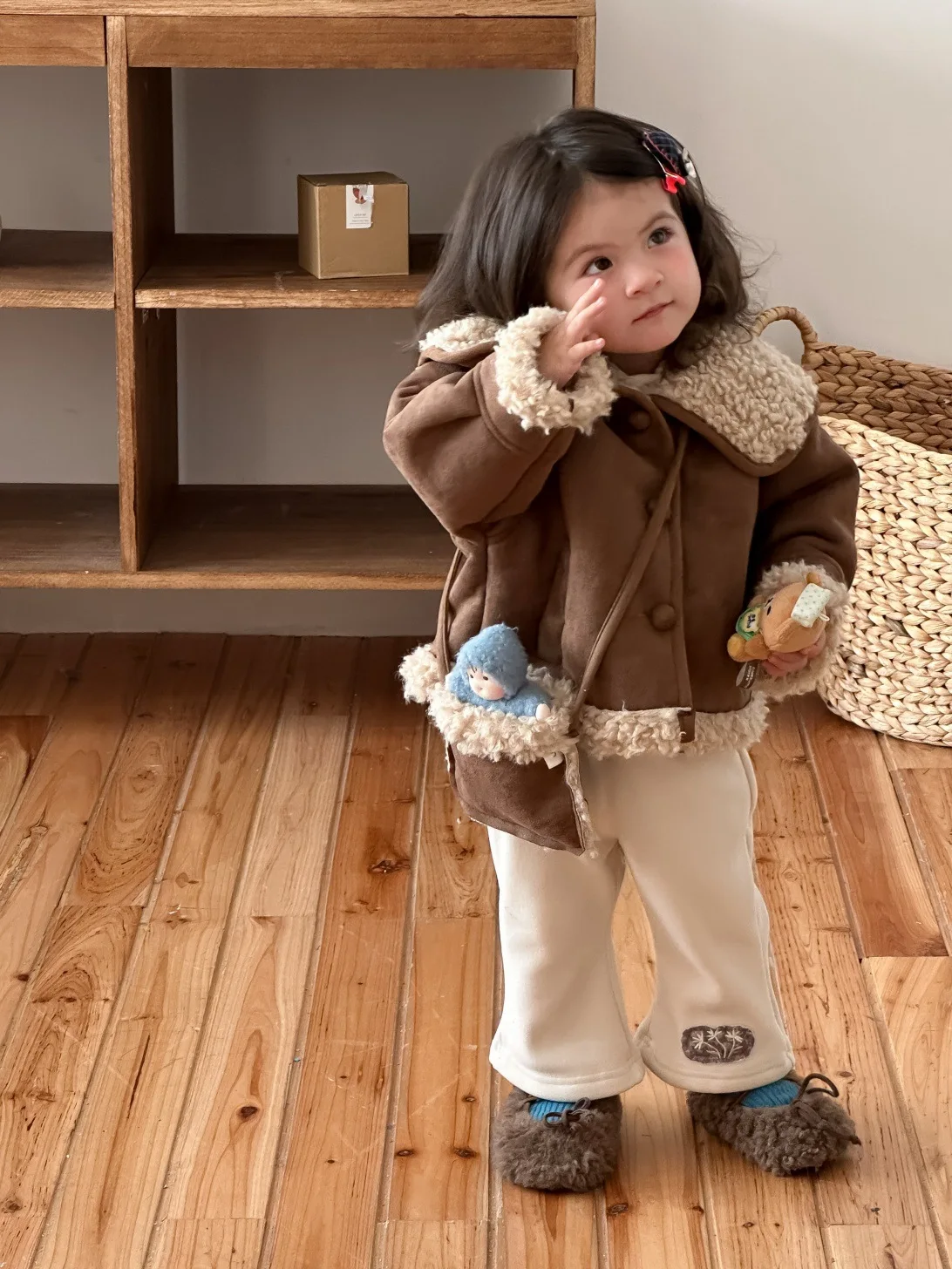 معطف شتوي جديد للأطفال لعام 2025 بأكمام طويلة من القطيفة للفتيات الرضع بالإضافة إلى سترة مخملية سميكة غير رسمية + حقيبة معطف طفل صغير دافئ بطية صدر السترة #4