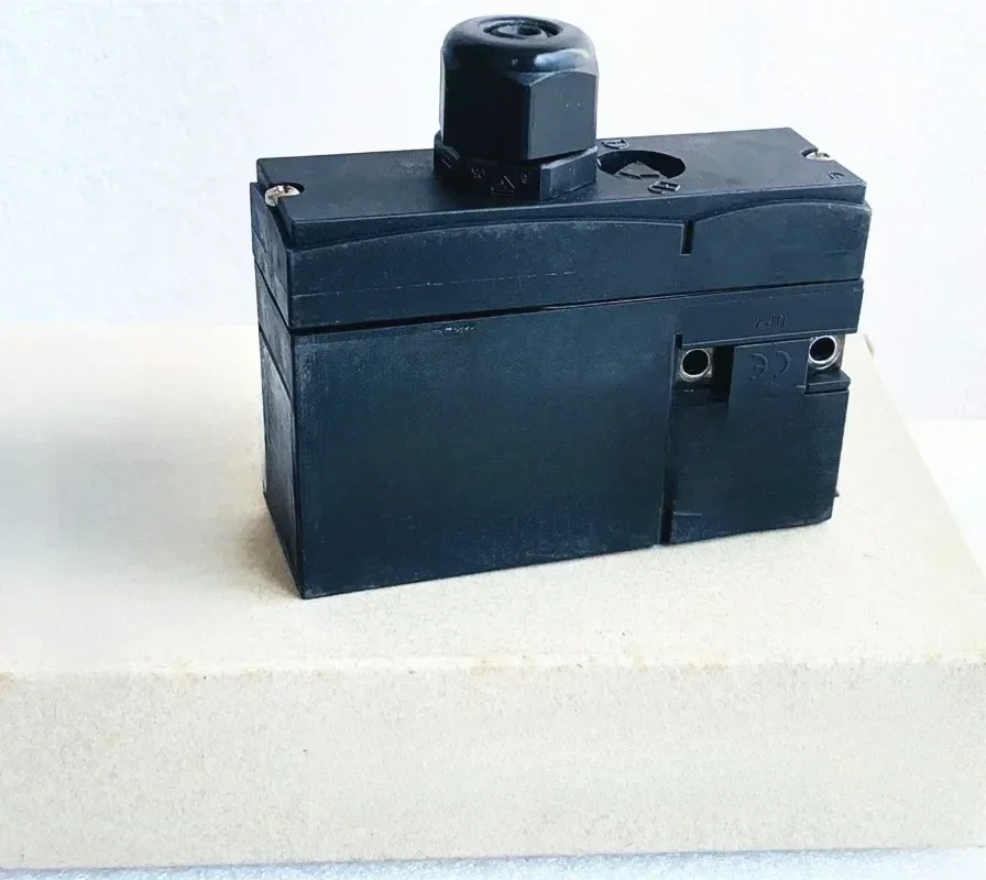 

AZM 170-11ZRK Original SCHMERSAL Safety Door Lock Switch AZM 170-11ZRK