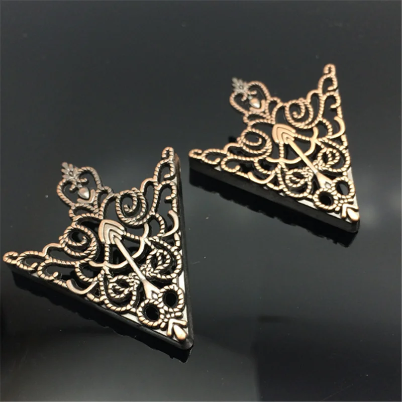 Fashion Women Brooch Accessories Tide High Quality Exquisite Pin Brooches For Ladies Blouse Brooch Collar Decorated Golden Shirt