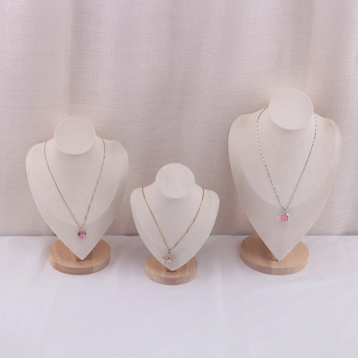 المخملية صورة قلادة عرض قلادة المنظم مجوهرات عرض موقف مجوهرات المعرضة تمثال نصفي قلادة قلادة نافذة العرض #4