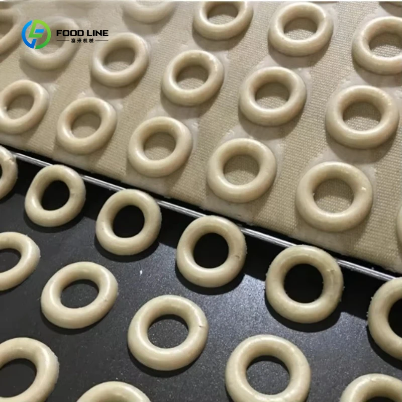 المبيعات الساخنة شبه التلقائي البسكويت الناعم تشكيل صينية نوع آلة سعة صغيرة 50-150 كجم / ساعة للقوالب الدوارة