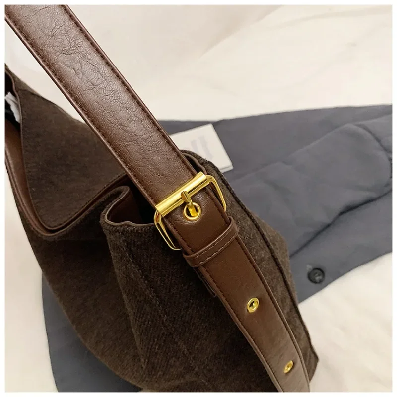 Luxury Tote Bag 2024 Autumn/Winter New Casual Versatile Underarm Shoulder Bag Large Capacity Commuter Lazy Women's Bucket Bag